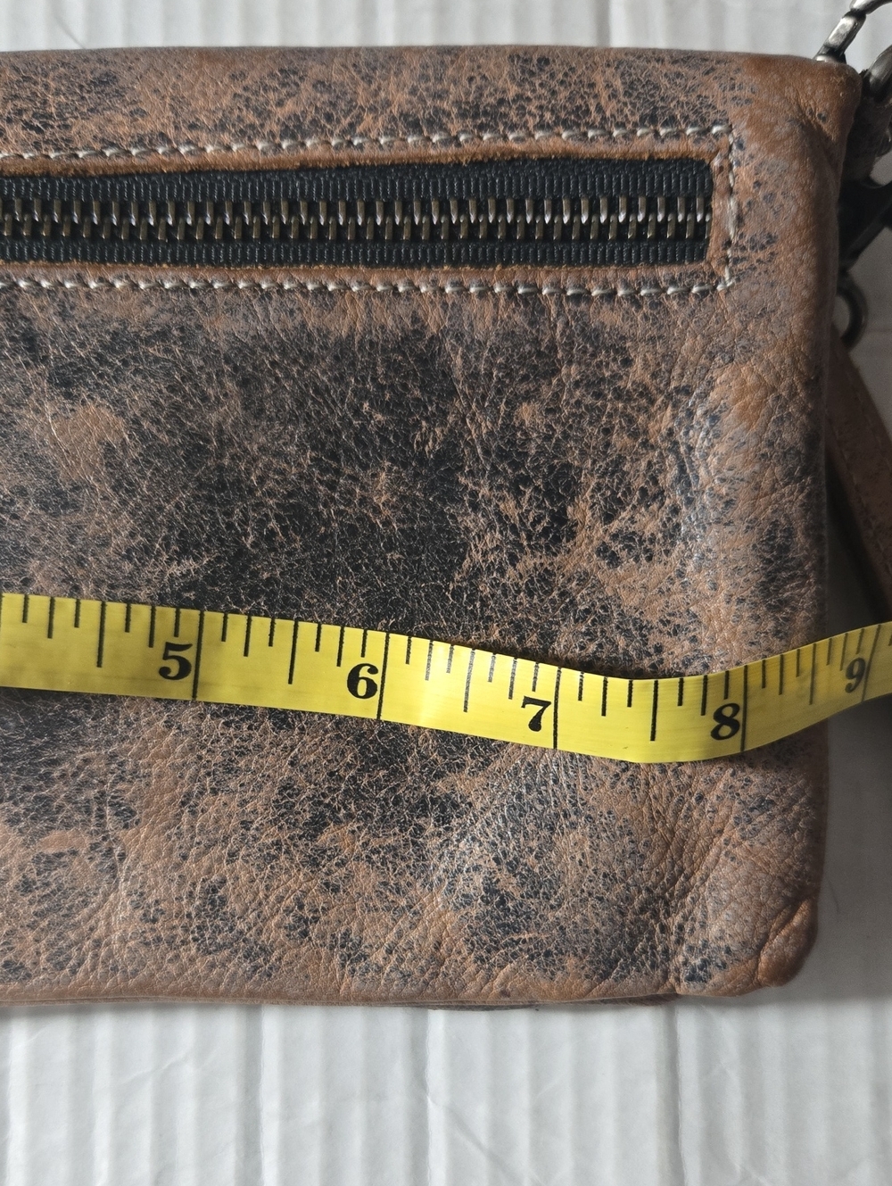 Bed Stu Distressed Brown Leather Crossbody Wallet - Picture 5 of 8